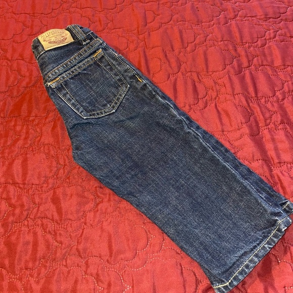 GAP Blue Denim Jeans with Relaxed Fit - Picture 2 of 3